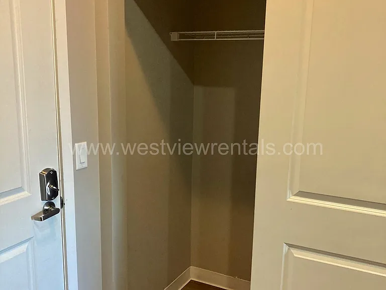 203 E Laurel St — Photo 363