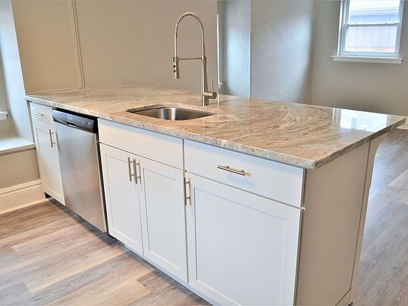 3rd image of 117 Grant Ave APT 3