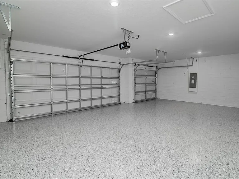 2068 Babbling Brook Blvd — Photo 20