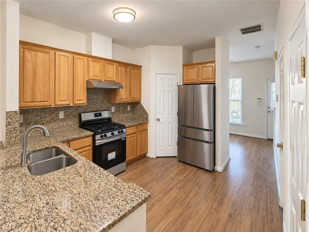 2 bed, 2.5 bath, $1,800 — Photo 4