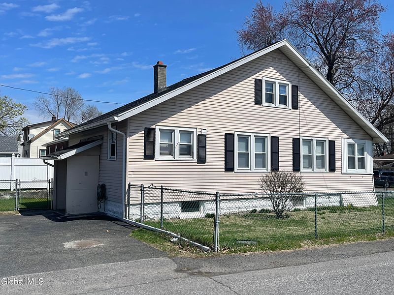 4th image of 13 Washington Avenue