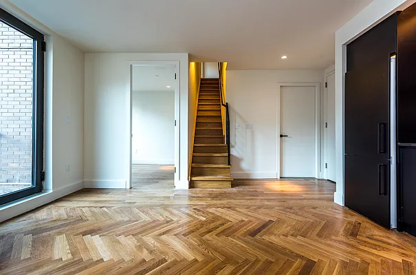 Rented by Nooklyn NYC LLC | media 128