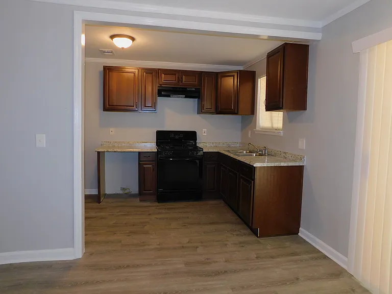 1516 Spender Dr — Photo 2