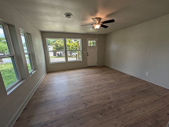 2nd image of 500 W Sherman Ave