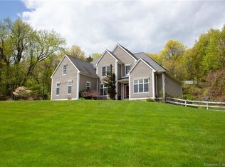 1021 Mountain Rd, Bloomfield, CT 06002