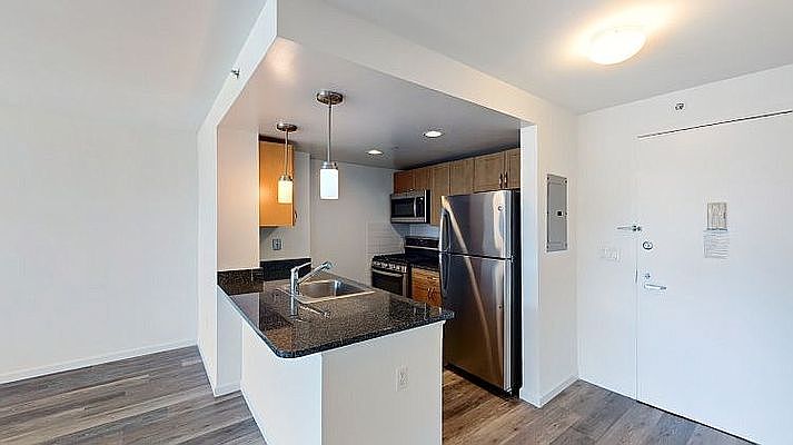 1st image of 229 Chrystie St APT 1111