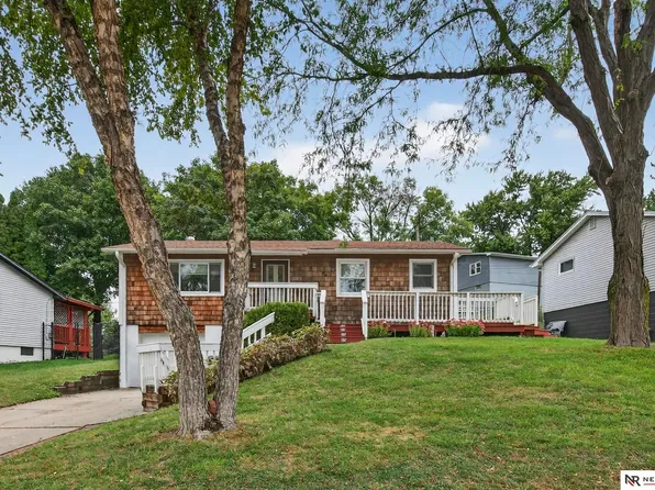 8506 Birch Dr, La Vista, NE 68128