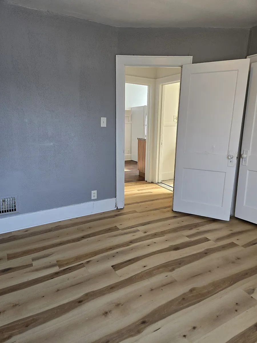 Building Photo - 14005 Wisconsin St #2