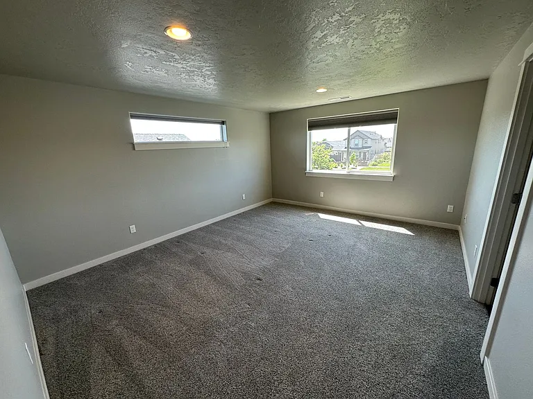 2558 NW Hemlock Way — Photo 11