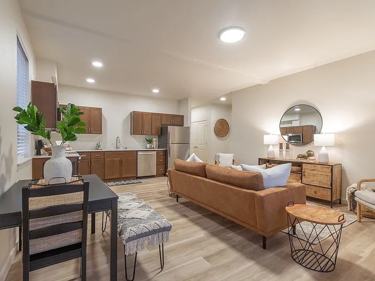 Anderson Court — Photo 18