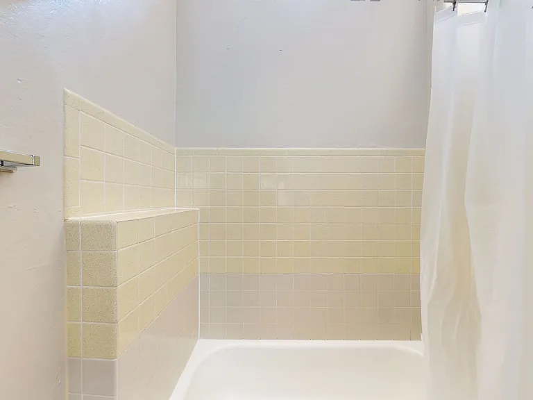 945 S 45th St — Photo 18