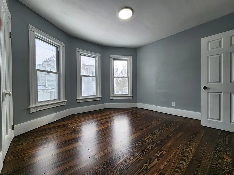 123 Ridgeway St — Photo 6