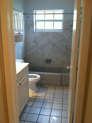 4th image of 955 NE 98th St