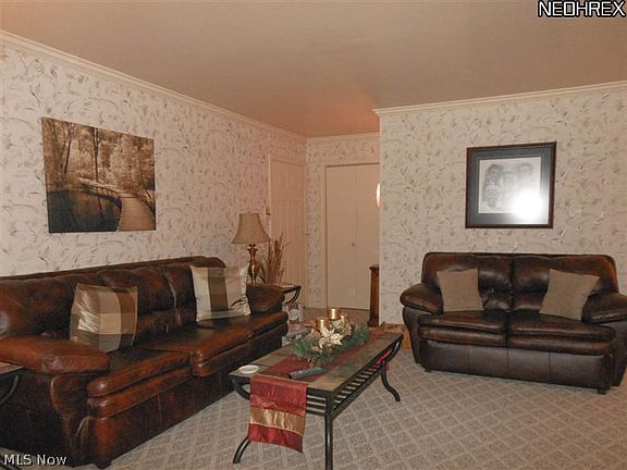 5th image of 1338 Fox Run Ct Unit 7-B