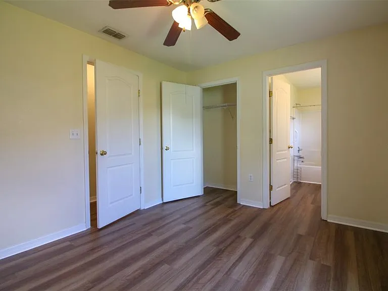 6719 Highlands Creek Blvd — Photo 28