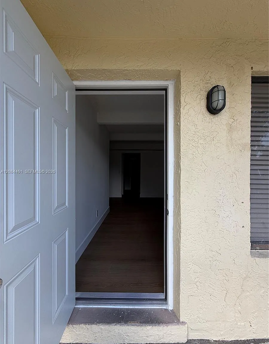 South Flagler Condo — Photo 1