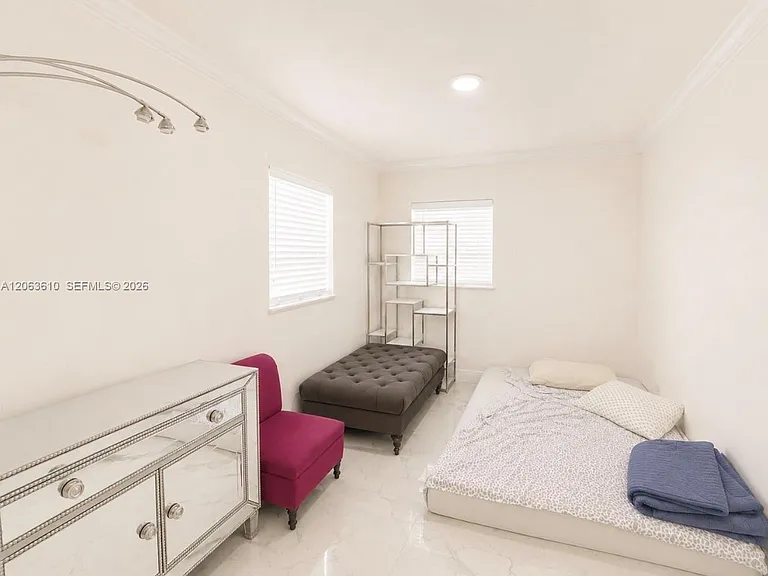 6049 SW 39th St — Photo 14