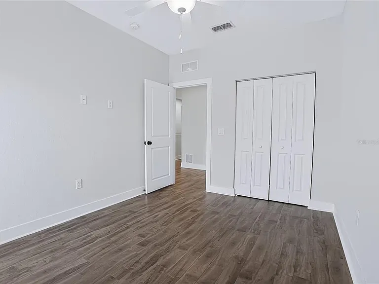2233R E Kaley Ave #6 — Photo 20