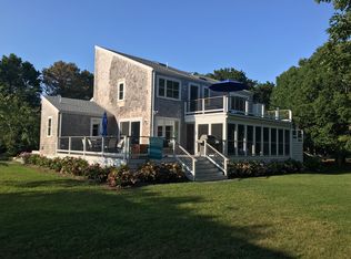 4 Calebs Common Cir, Edgartown, MA 02539