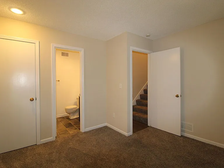 115 N Saxony Dr — Photo 12