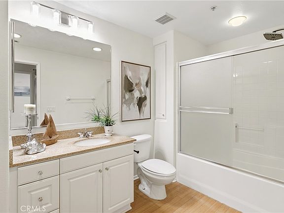 4th image of 3241 Watermarke Pl