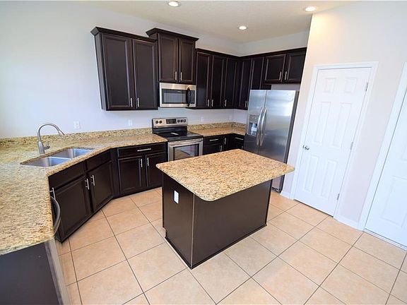 4th image of 3132 Zander Dr