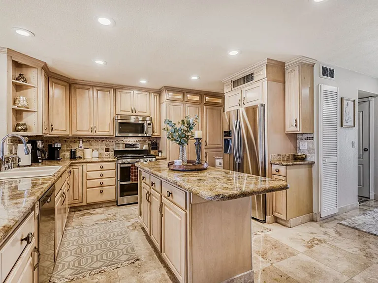 3151 Bel Air Dr — Photo 6