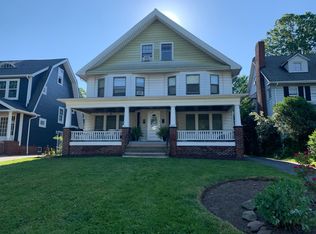 2275 S Overlook Rd, Cleveland Heights, OH 44106