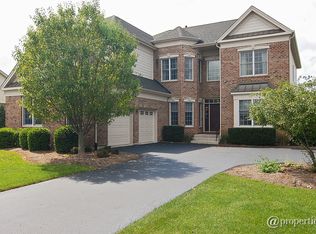 13 Tournament Dr S, Hawthorn Woods, IL 60047