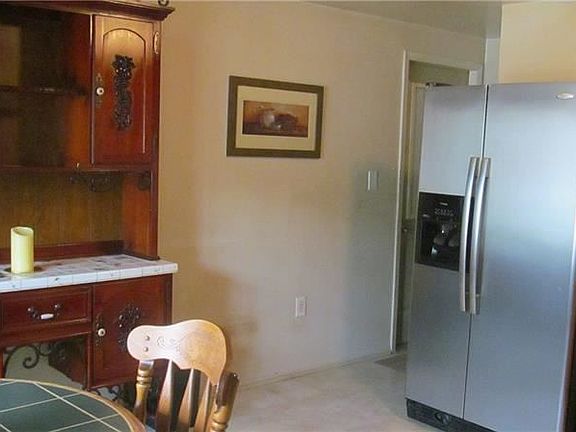 4th image of 1817 Sylvan Ave