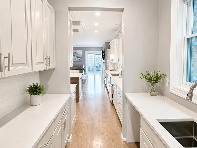7338 W Clarence Ave — Photo 10