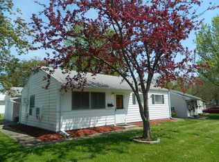 2 Norwood Dr, Normal, IL 61761