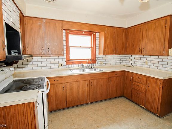 5th image of 1208 Parkview Ave