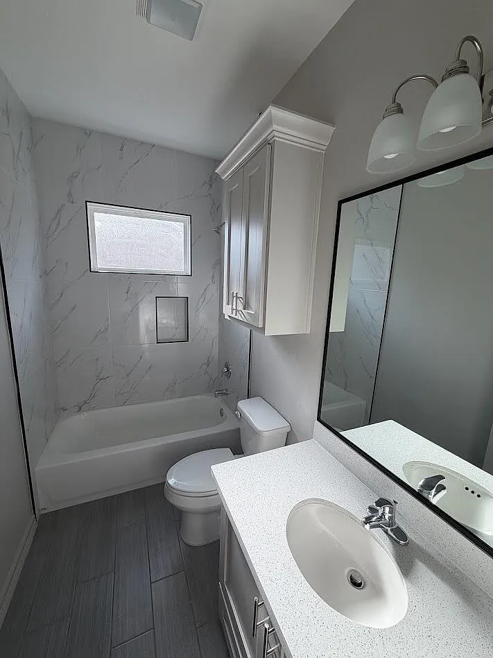 4 bed, 3.0 bath, 1640 sqft, $2,200 — Photo 2