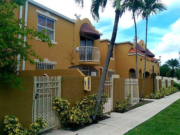 2nd image of 325 NW 84th Ct #806