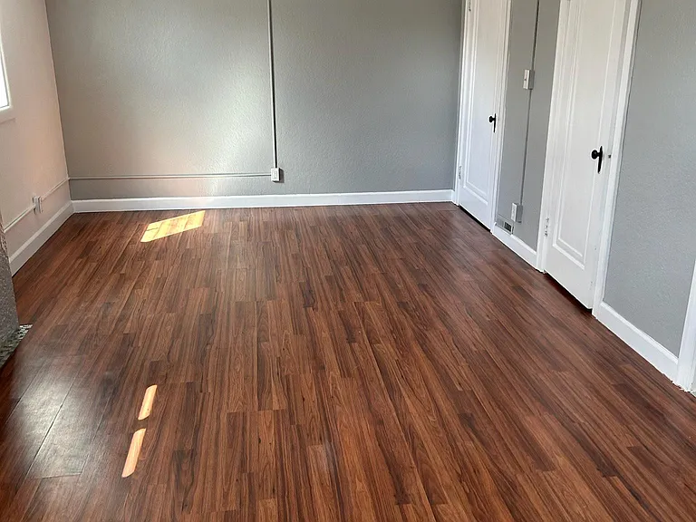546 Broadwater Ave #1/2 — Photo 3
