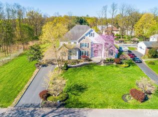 1686 Frank St NE, Edison, NJ 08820