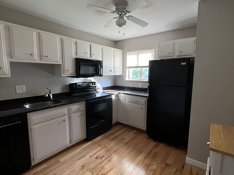 170 E Hadley Rd #133 — Photo 3