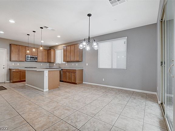 5th image of 382 Espressivo St