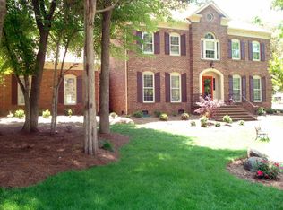 230 Rose Arbor Ln, Matthews, NC 28105