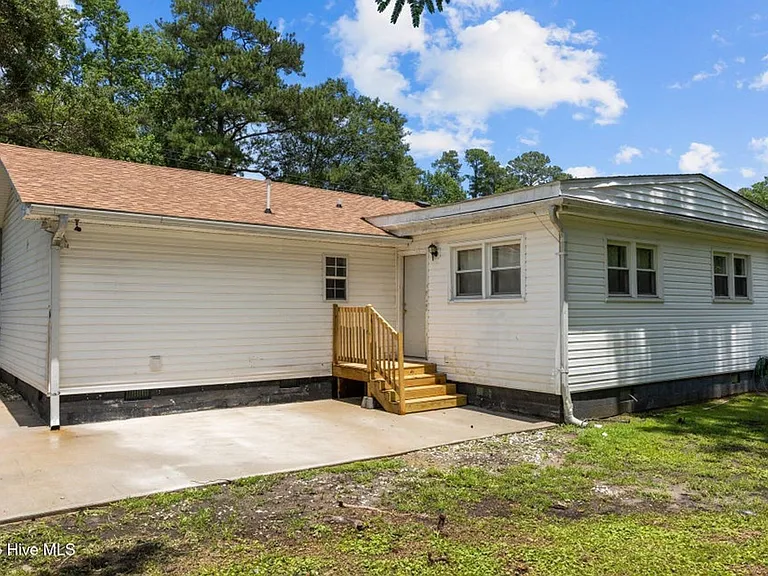613 Maple St — Photo 21