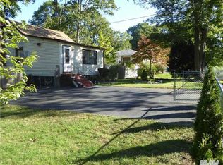 89 Ulster Ave, West Babylon, NY