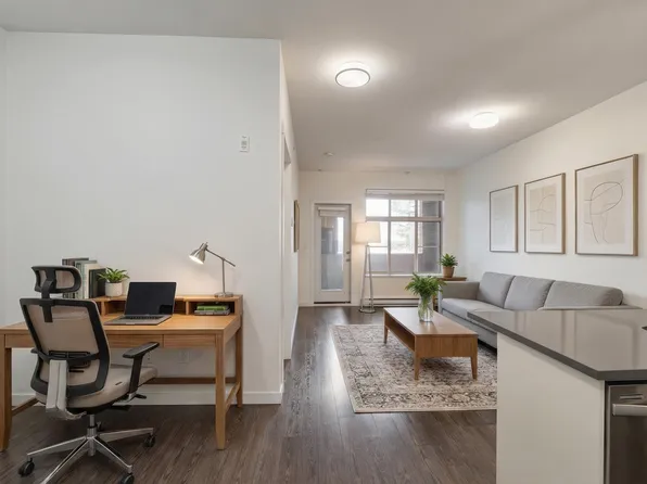 2855 156th St #317, Surrey, BC V3Z 3Y3