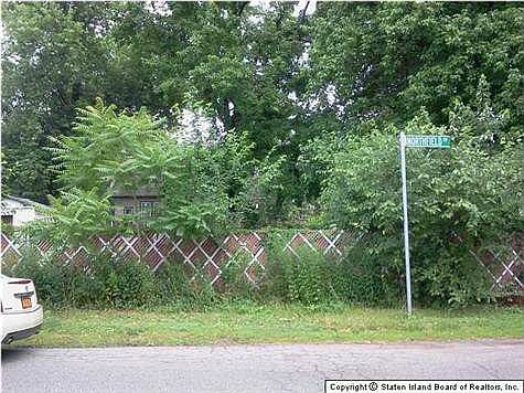3rd image of 92 Arlington Ave
