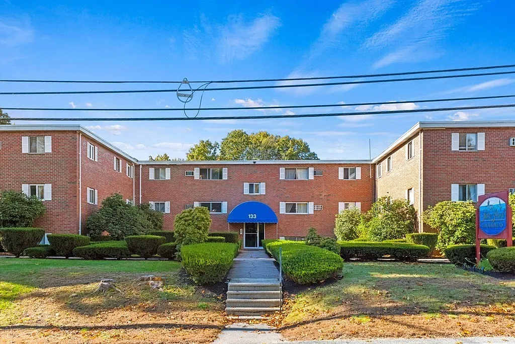 1 bed, 1.0 bath, 780 sqft, $1,900 — Photo 2