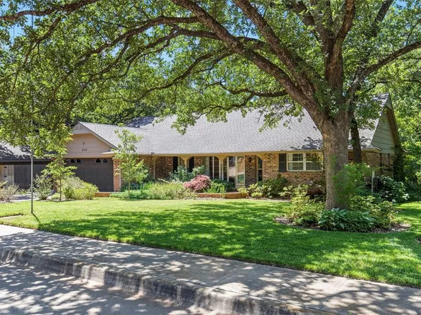 1112 E 11th St, Edmond, OK 73034