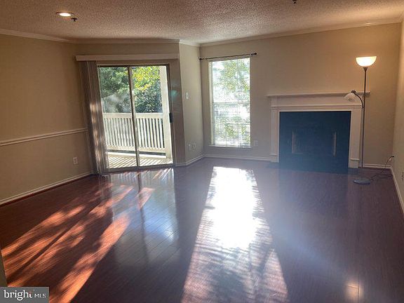 5th image of 1504 Lincoln Way APT 321