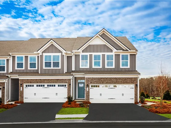 2001 Wellington Ct, Jeannette, PA 15644