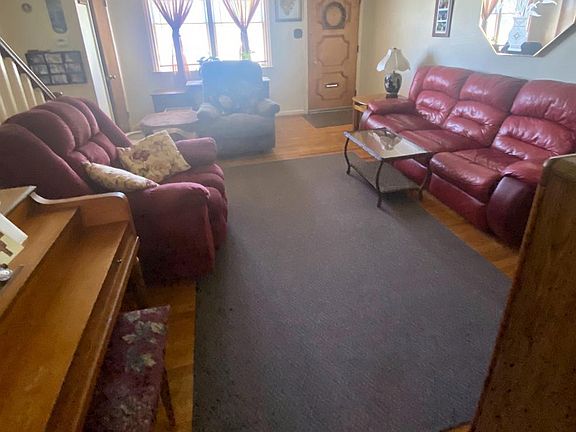 3rd image of 3049 Holme Ave