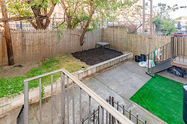 Rented by MySpaceNYC | media 15